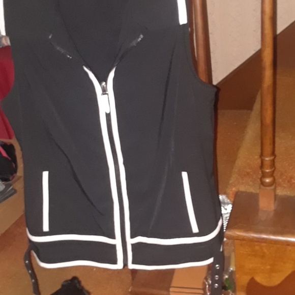 Sale!Zenergy black white vest - Picture 2 of 6